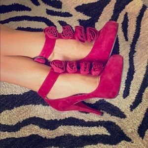 Amazing pinkish, reddish heels 👠 Steve Madden